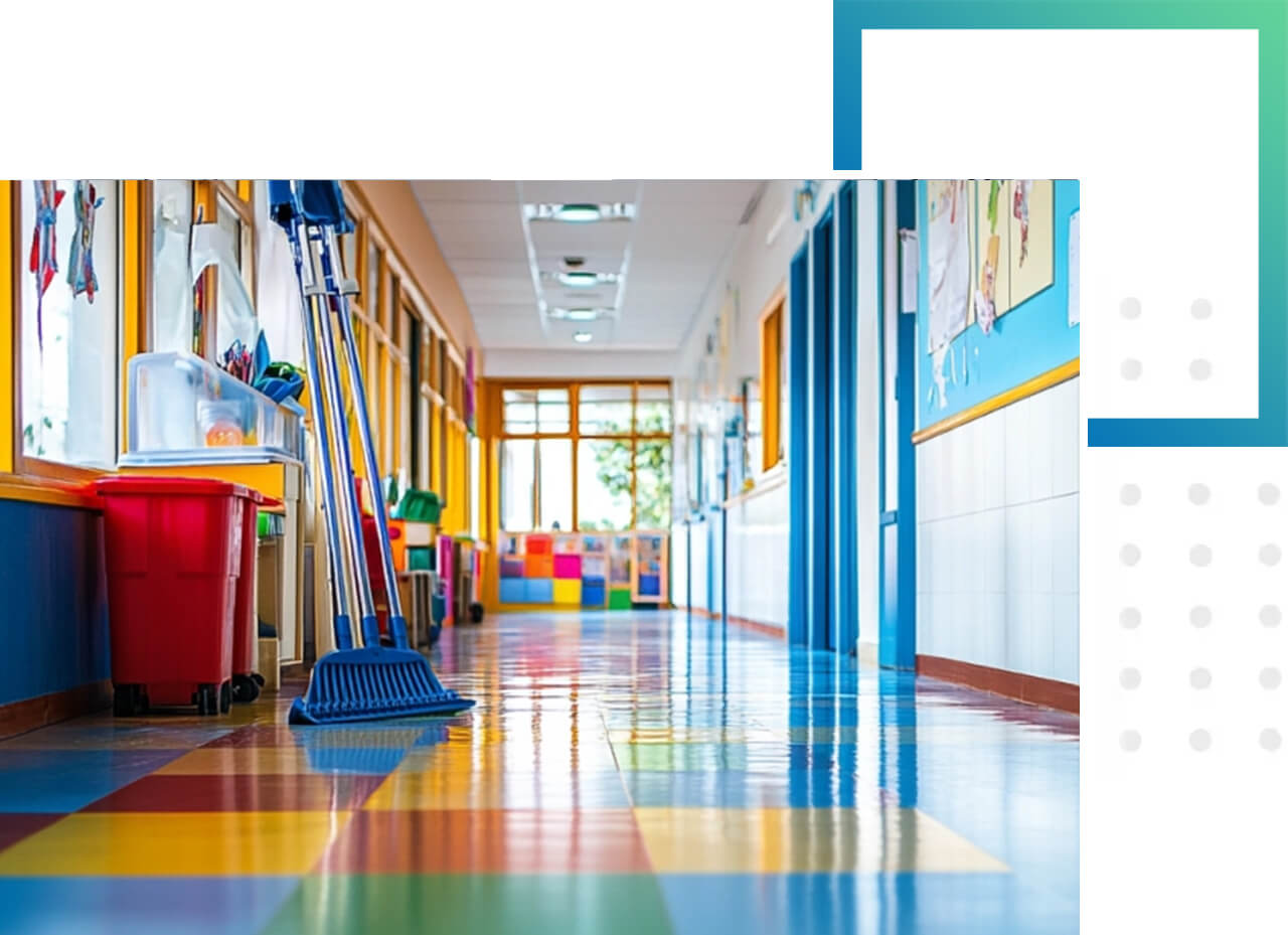 Für Schulen und Kindergärten mit hygienischen Umgebung. Putzutensilien im bunten Schulflur.